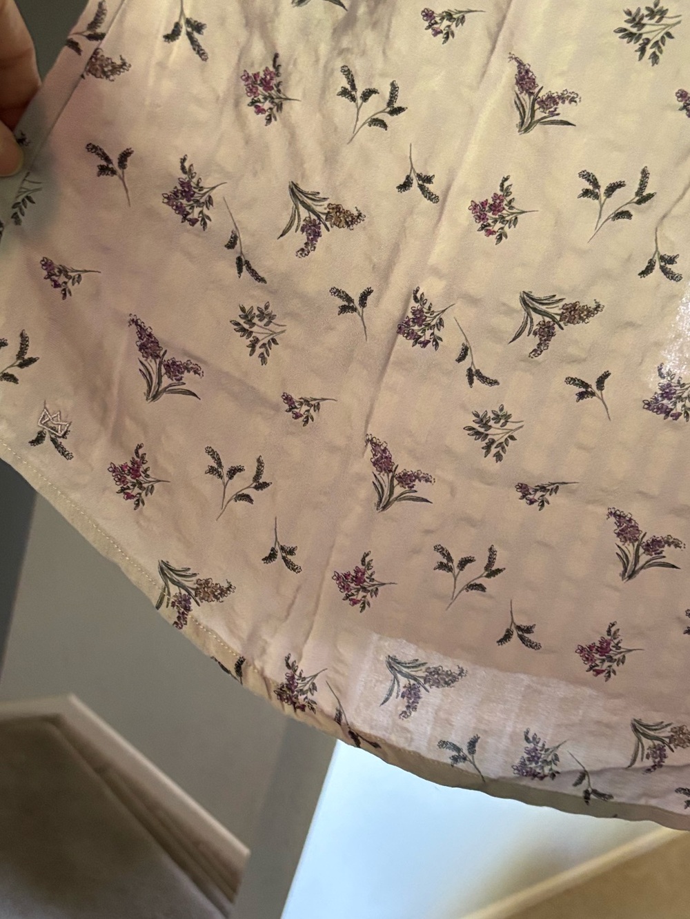 🚨$10🚨* 2/$30 Ruffle Collar Sleeveless Floral Top, blouse purple floral - Picture 6 of 10